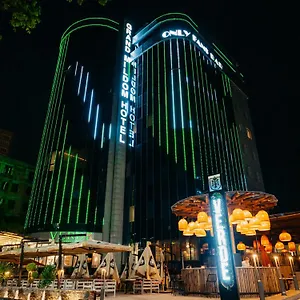 Grand Mildom فندق